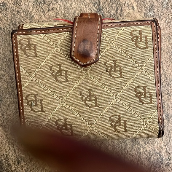 Dooney and Bourke monogrammed wallet - Picture 3 of 7